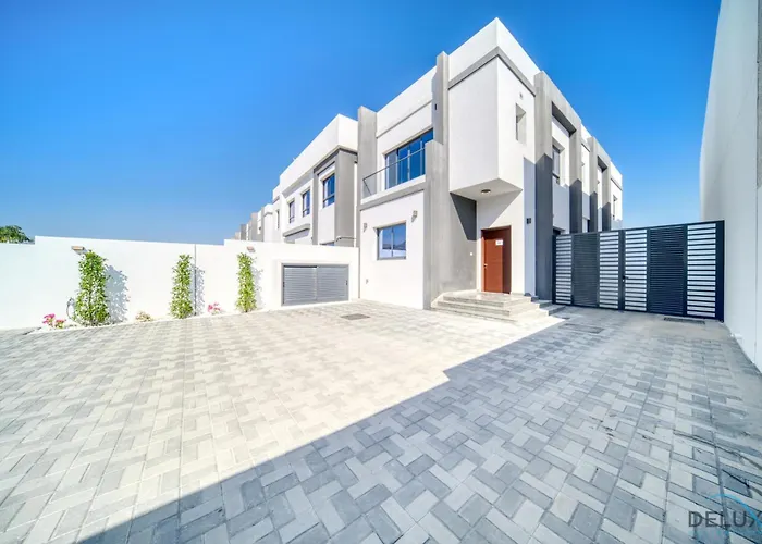 Best Deal, Classy 4Br Villa With Pool & Ocean Views By Deluxe Holiday Homes