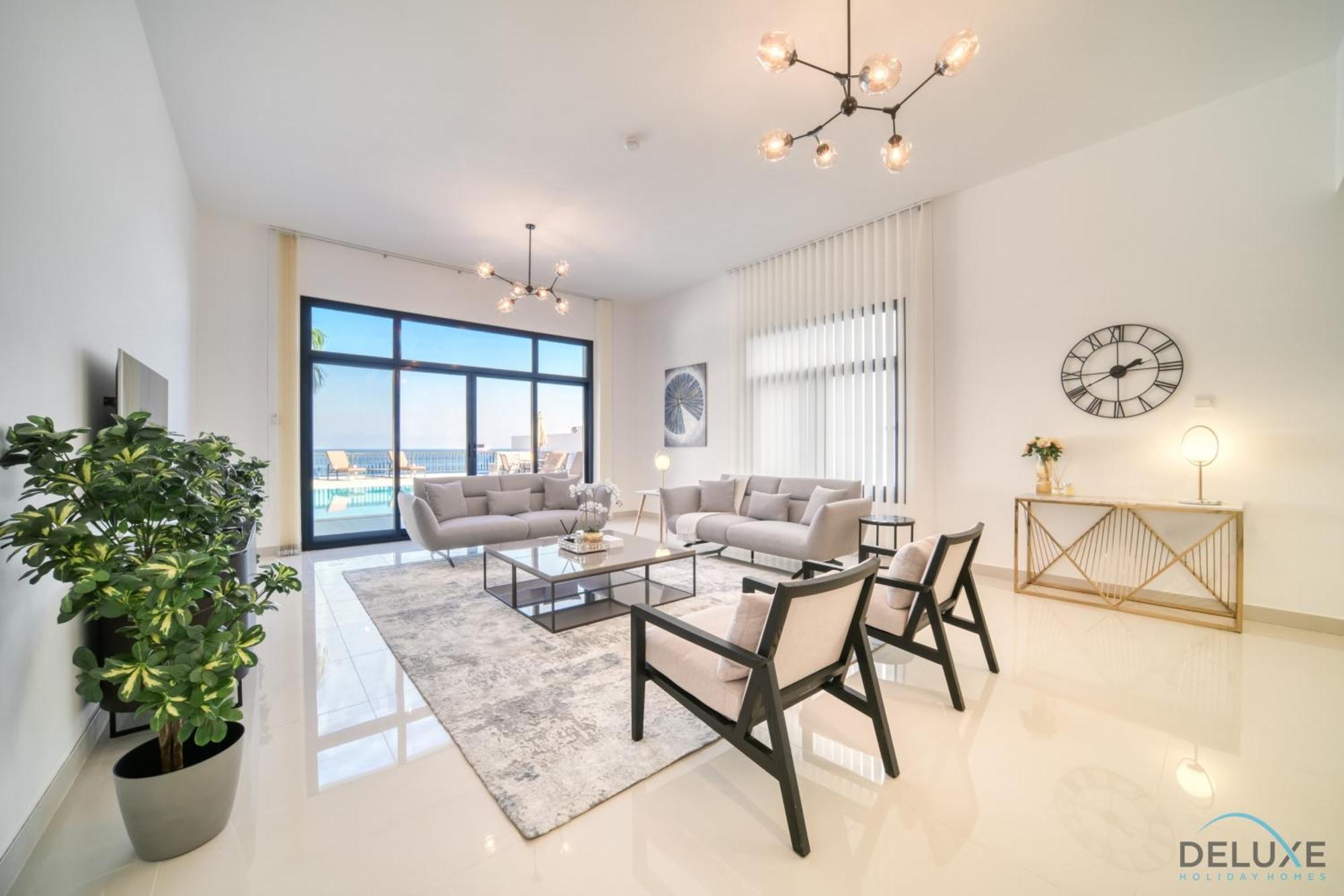 Deal, Classy 4br With Pool & Ocean Views By Deluxe Homes Fujairah