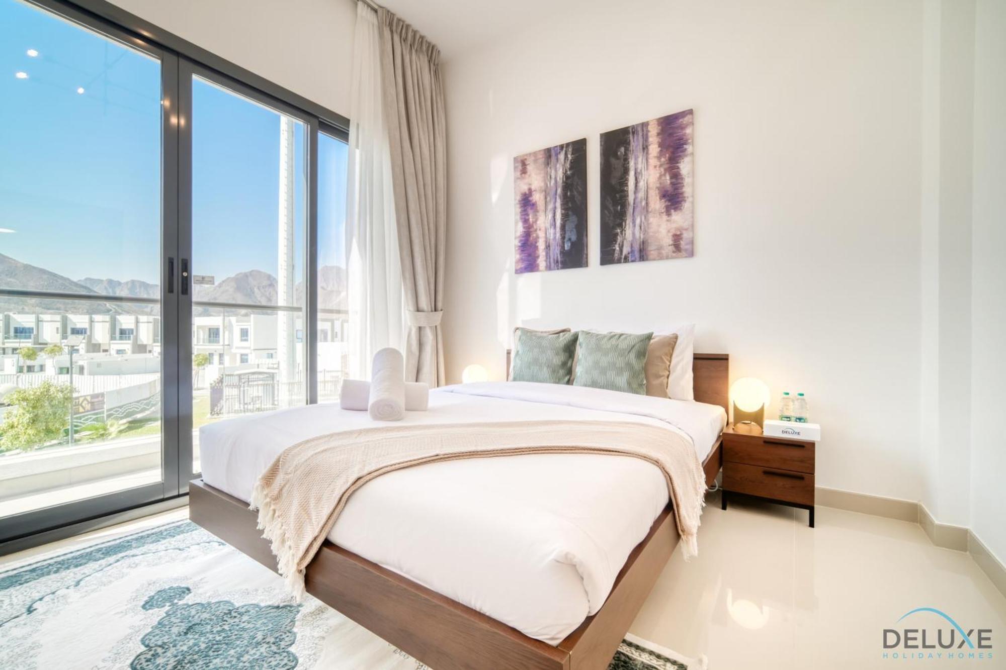 Apartment Deal, Classy 4br With Pool & Ocean Views By Deluxe Homes Fujairah
