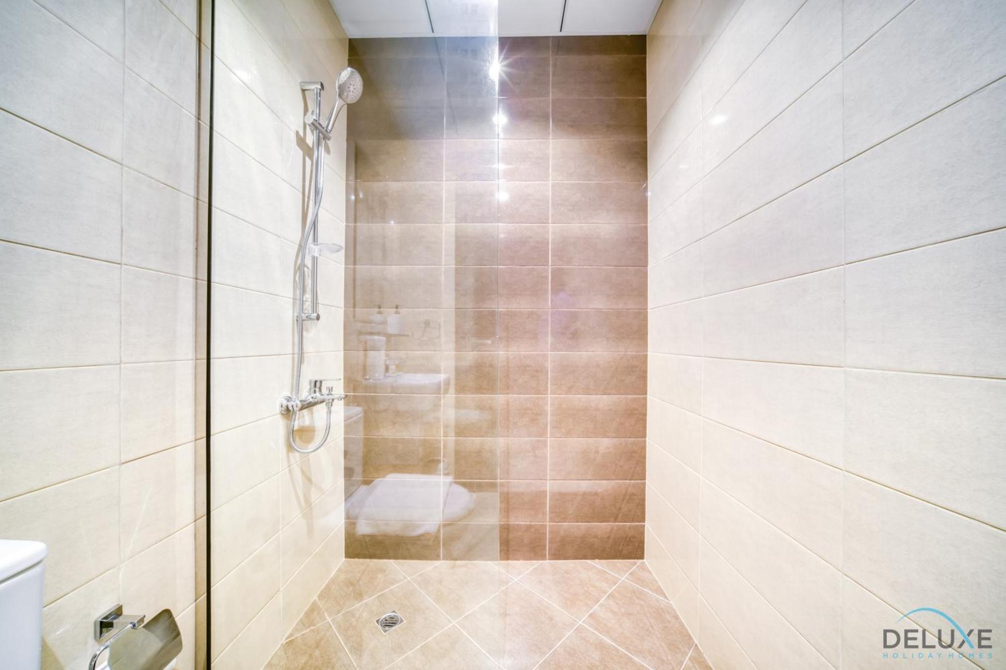Deal, Classy 4br With Pool & Ocean Views By Deluxe Homes * Fujairah