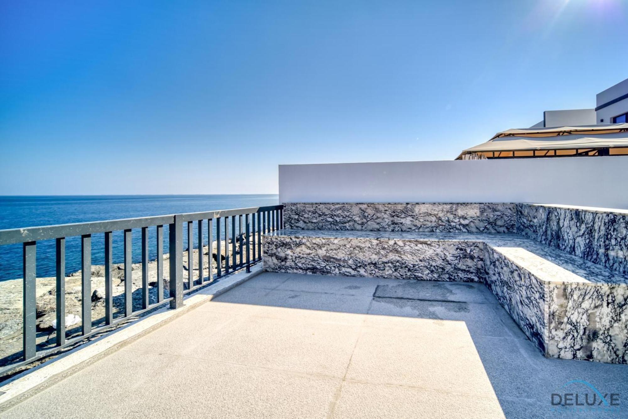 Deal, Classy 4br With Pool & Ocean Views By Deluxe Homes Fujairah