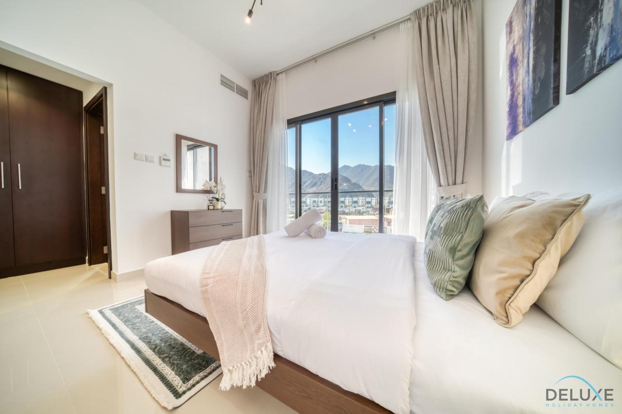 Apartment Deal, Classy 4br With Pool & Ocean Views By Deluxe Homes