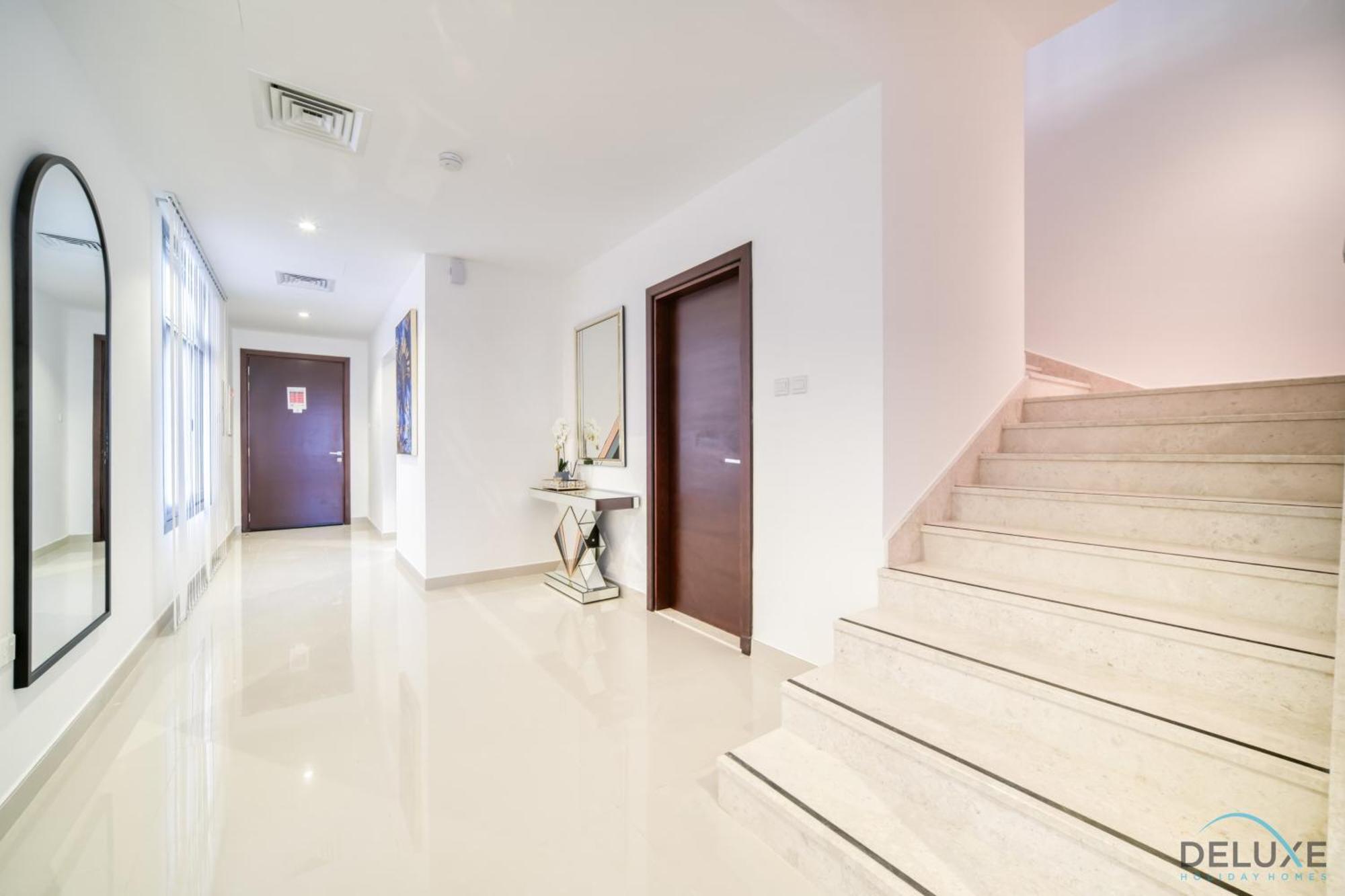 Apartment Deal, Classy 4br With Pool & Ocean Views By Deluxe Homes *