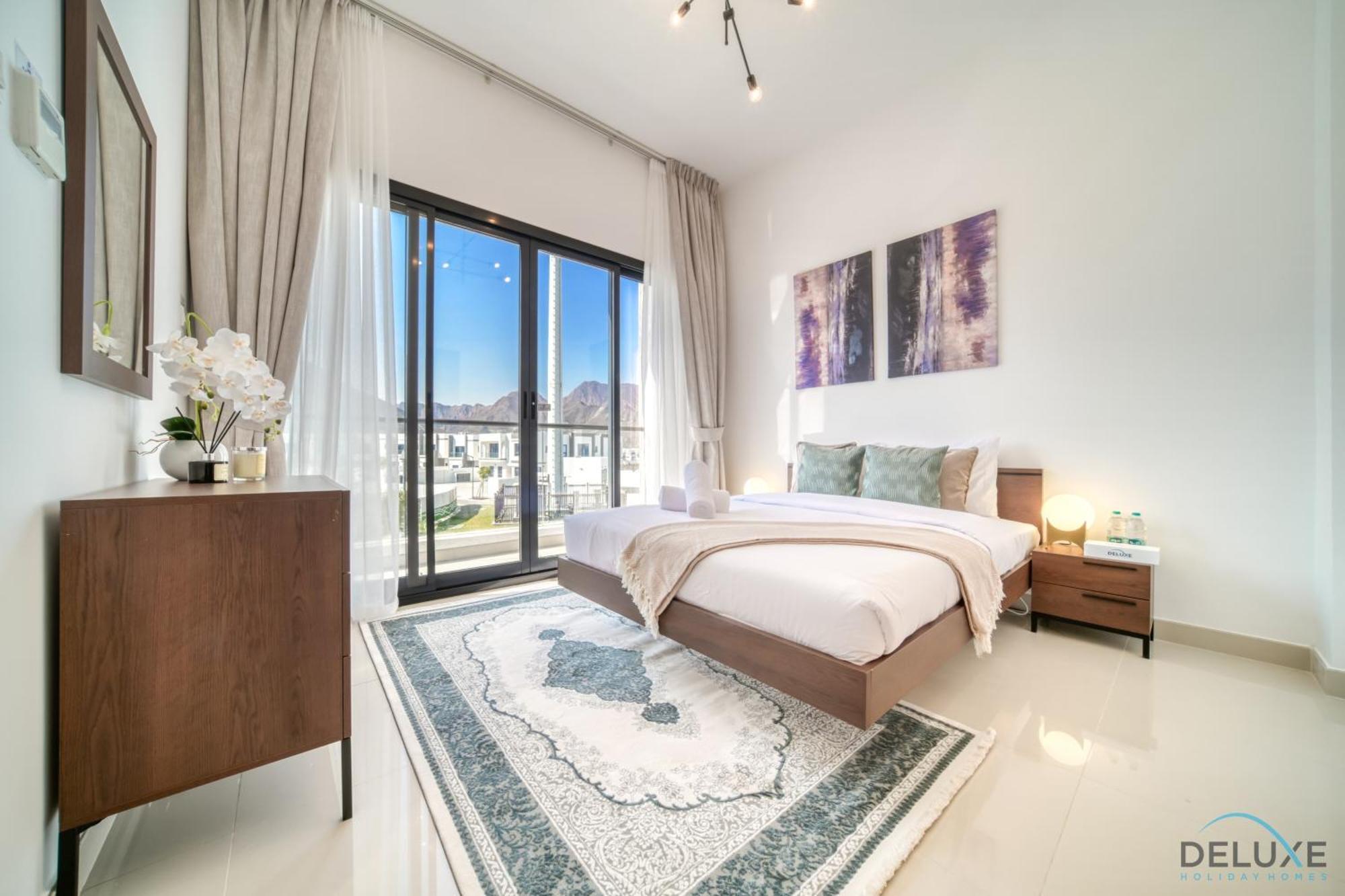 Deal, Classy 4br With Pool & Ocean Views By Deluxe Homes Fujairah
