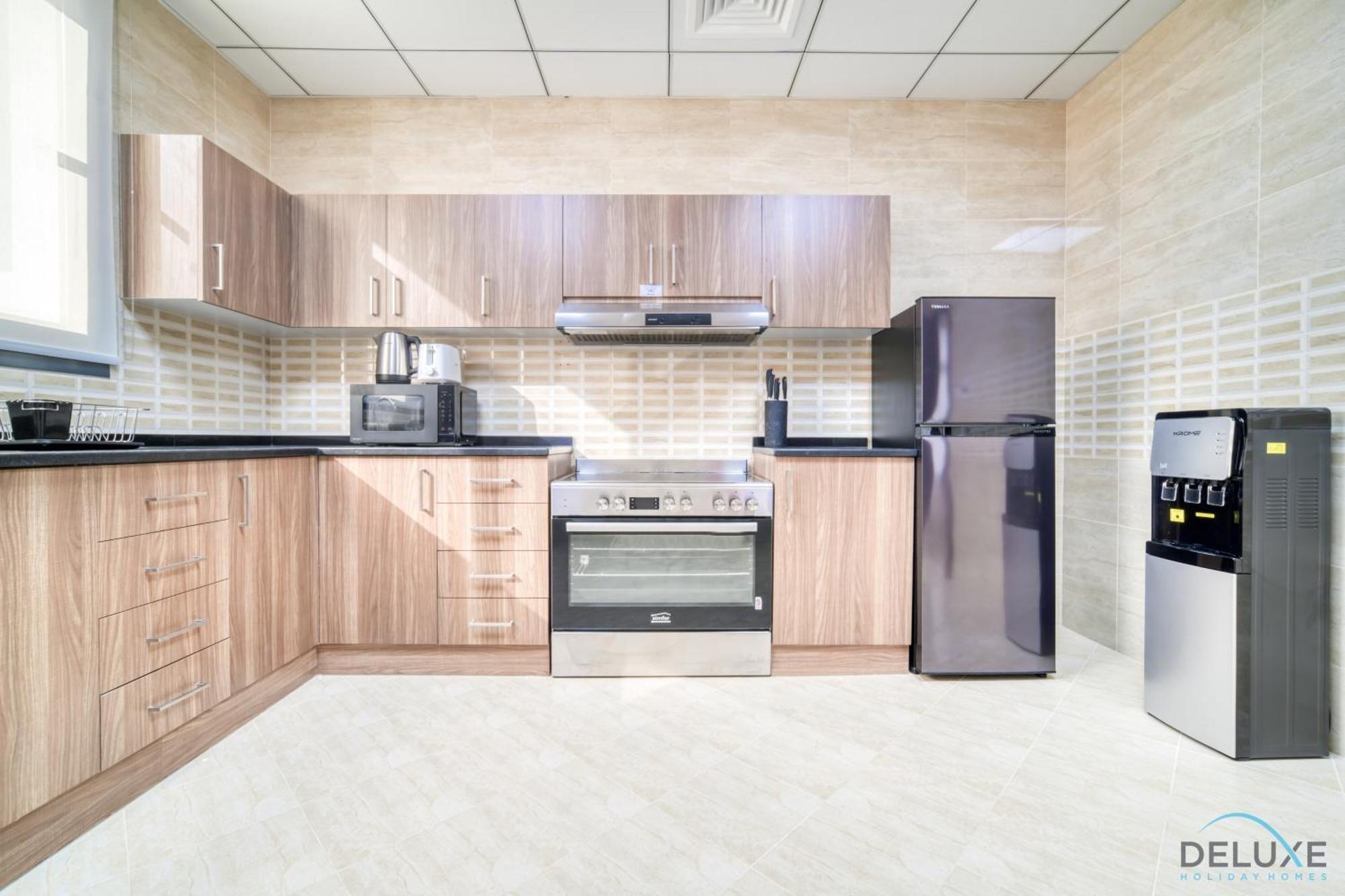 Apartment Deal, Classy 4br With Pool & Ocean Views By Deluxe Homes