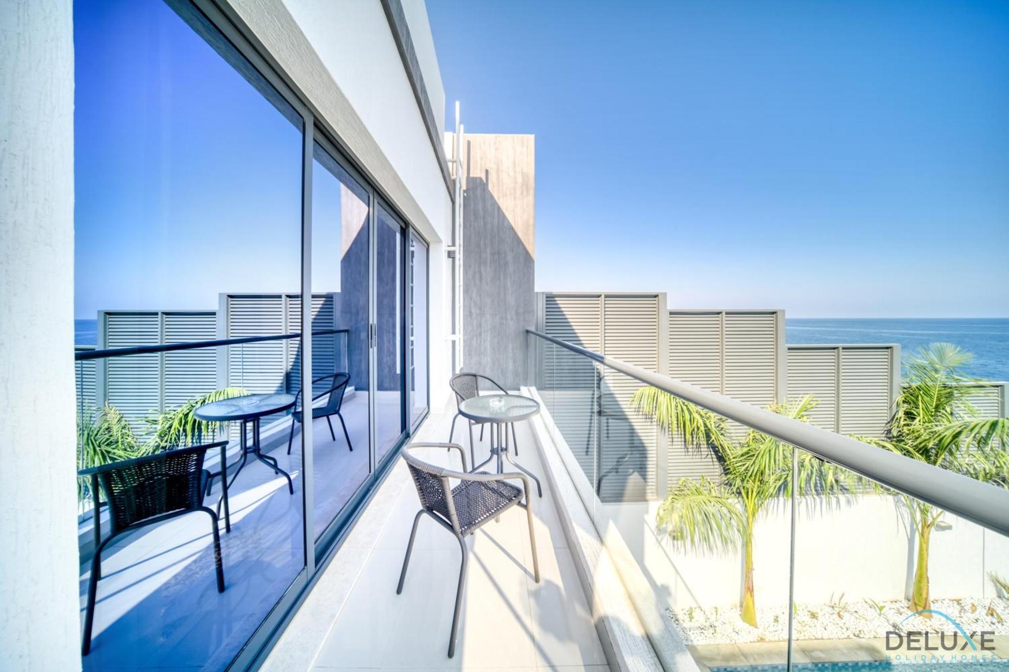 Deal, Classy 4br With Pool & Ocean Views By Deluxe Homes Apartment Fujairah
