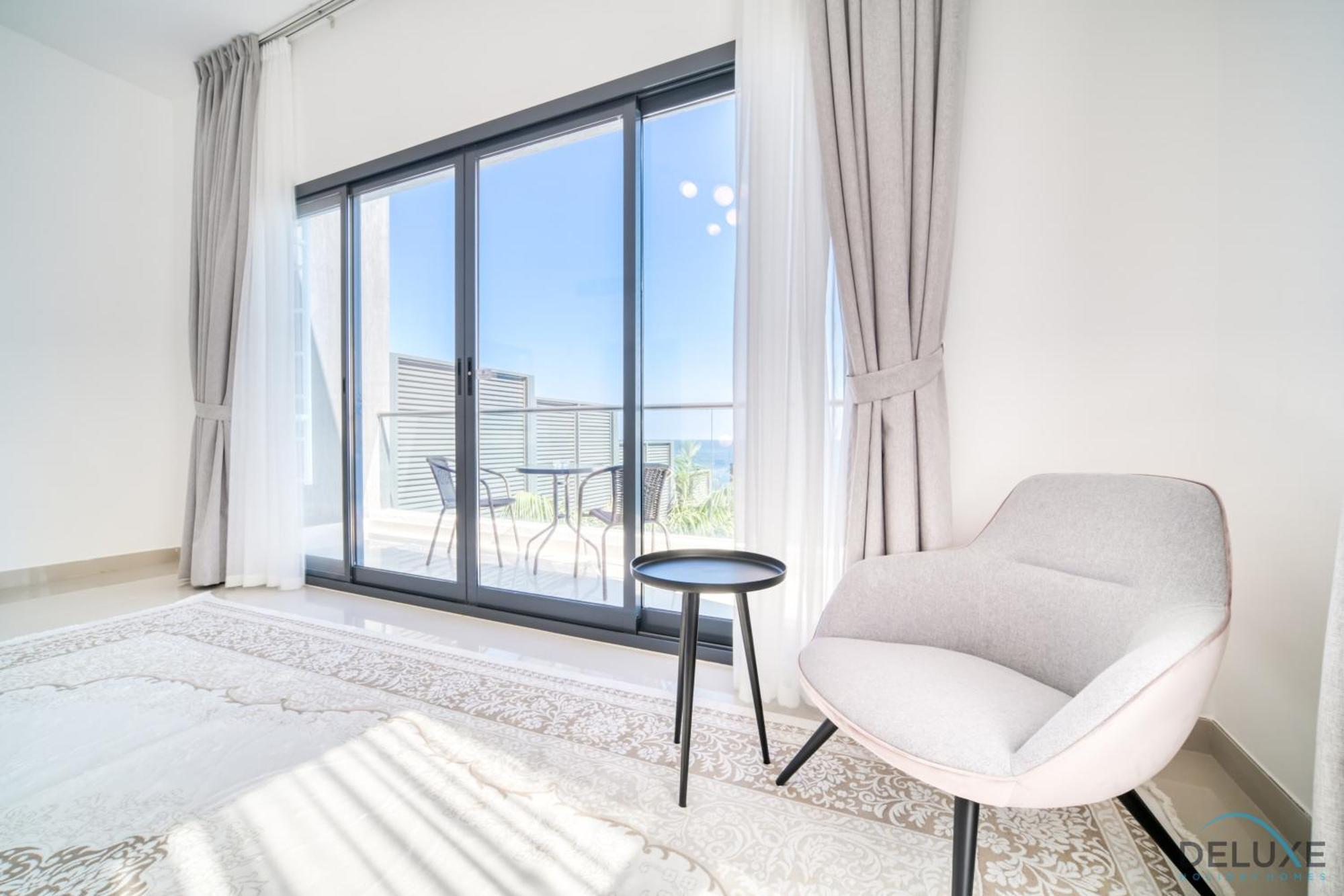 Deal, Classy 4br With Pool & Ocean Views By Deluxe Homes Fujairah