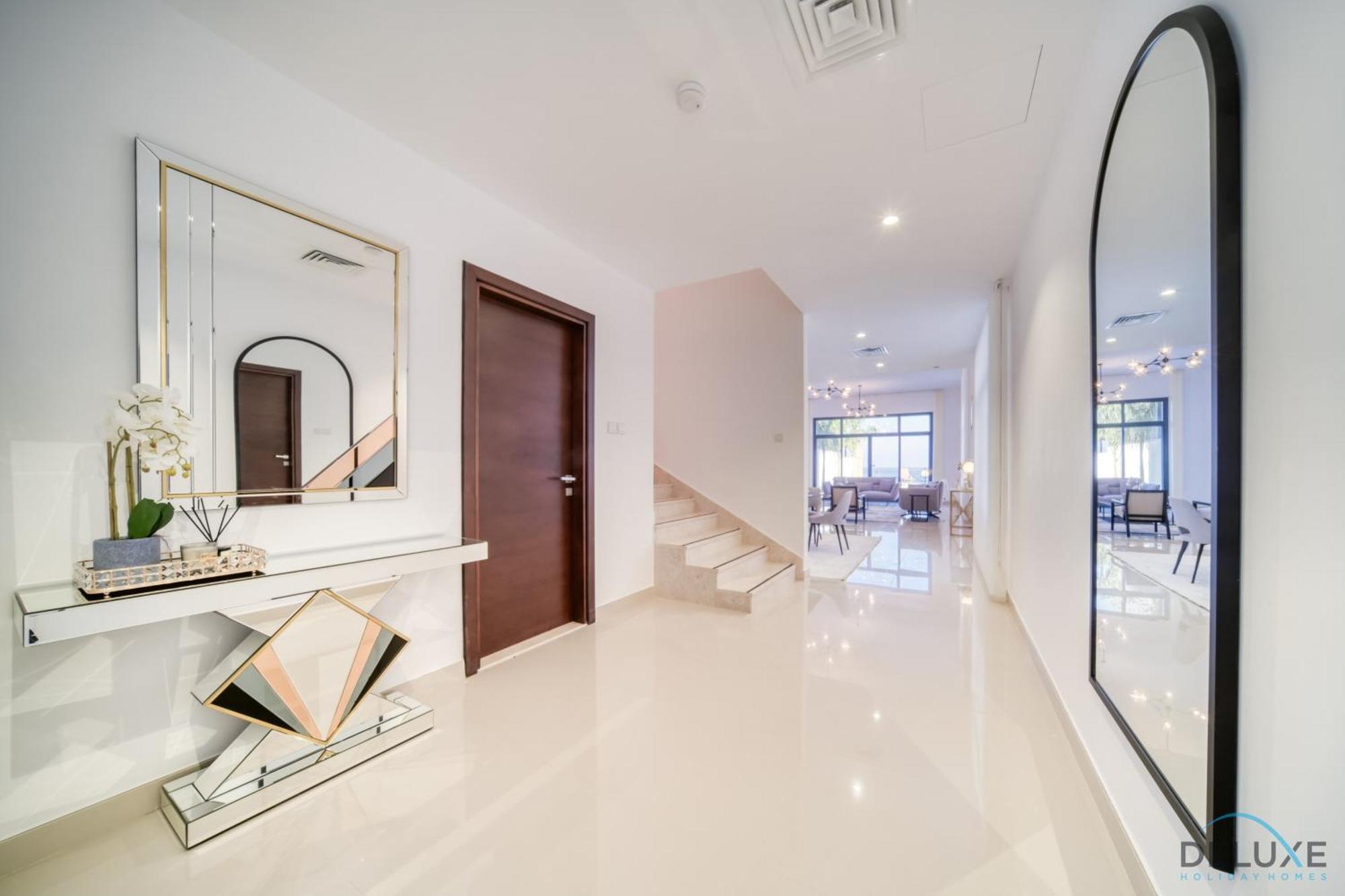 Deal, Classy 4br With Pool & Ocean Views By Deluxe Homes * Fujairah