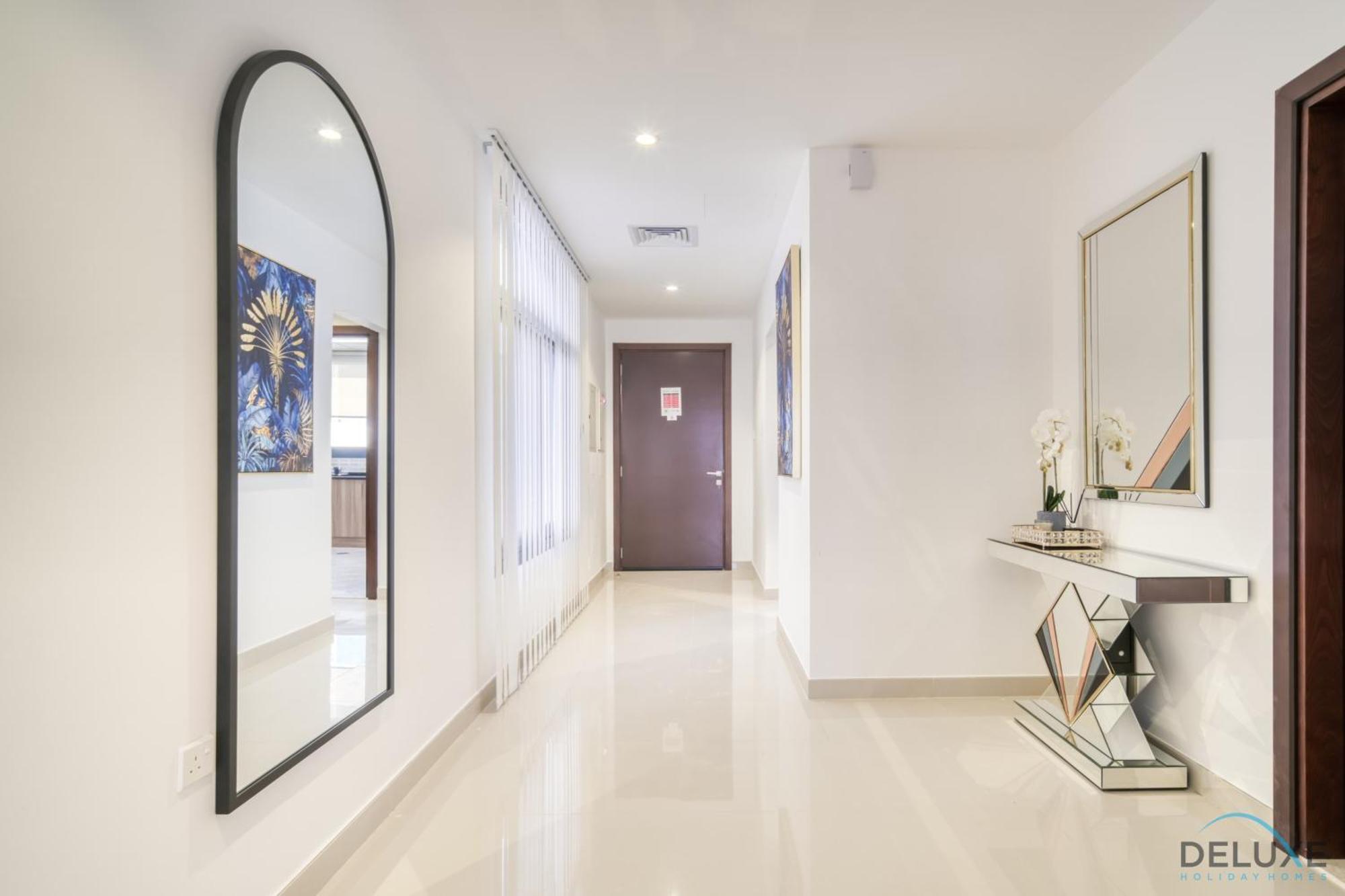Apartment Deal, Classy 4br With Pool & Ocean Views By Deluxe Homes Fujairah
