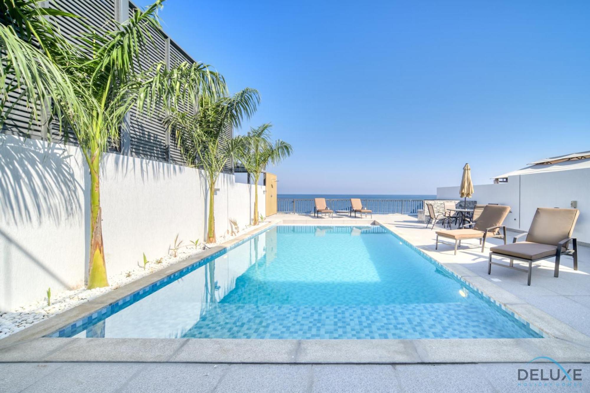 Apartment Deal, Classy 4br With Pool & Ocean Views By Deluxe Homes Fujairah