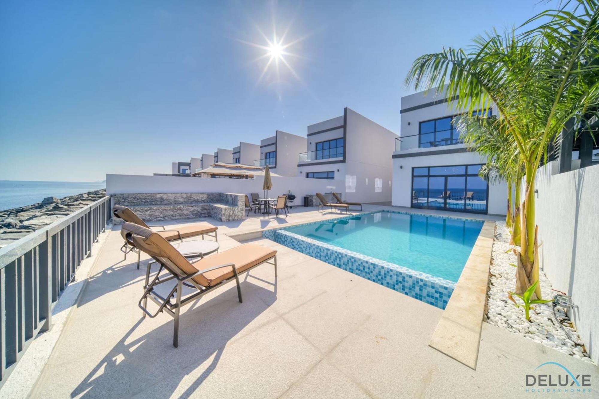 Deal, Classy 4br With Pool & Ocean Views By Deluxe Homes Apartment Fujairah