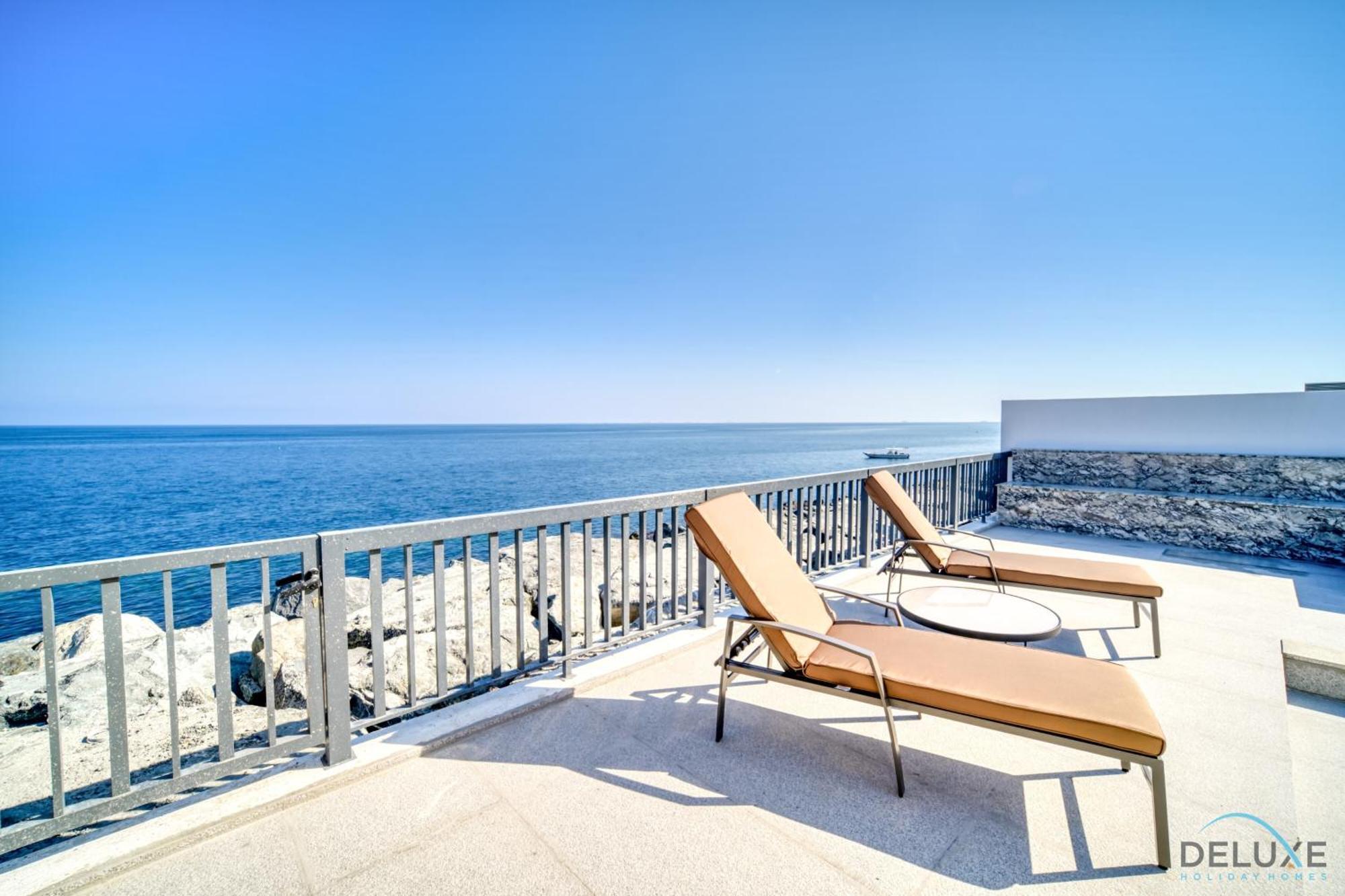 Deal, Classy 4br With Pool & Ocean Views By Deluxe Homes * Fujairah