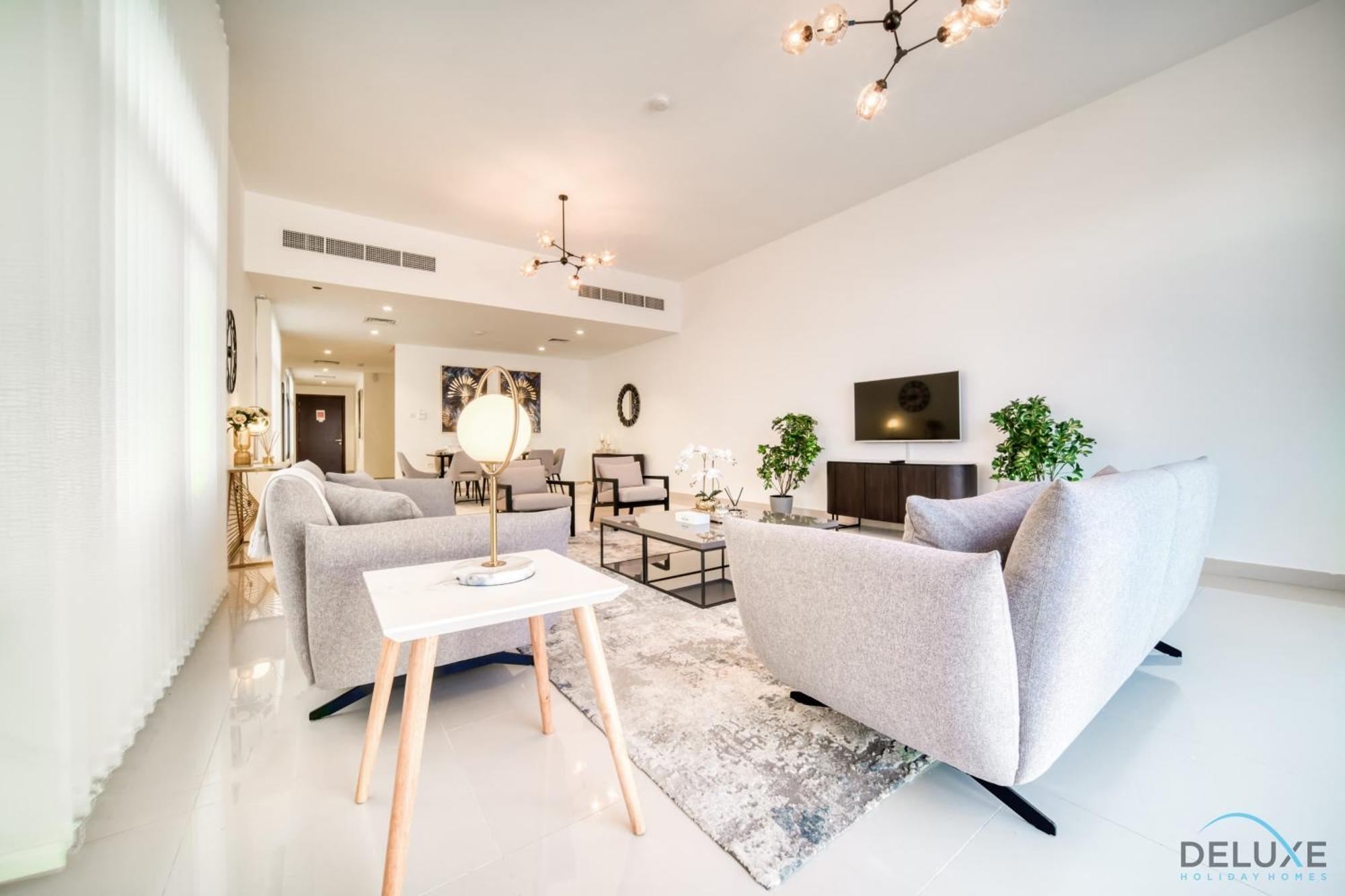 Deal, Classy 4br With Pool & Ocean Views By Deluxe Homes Apartment Fujairah