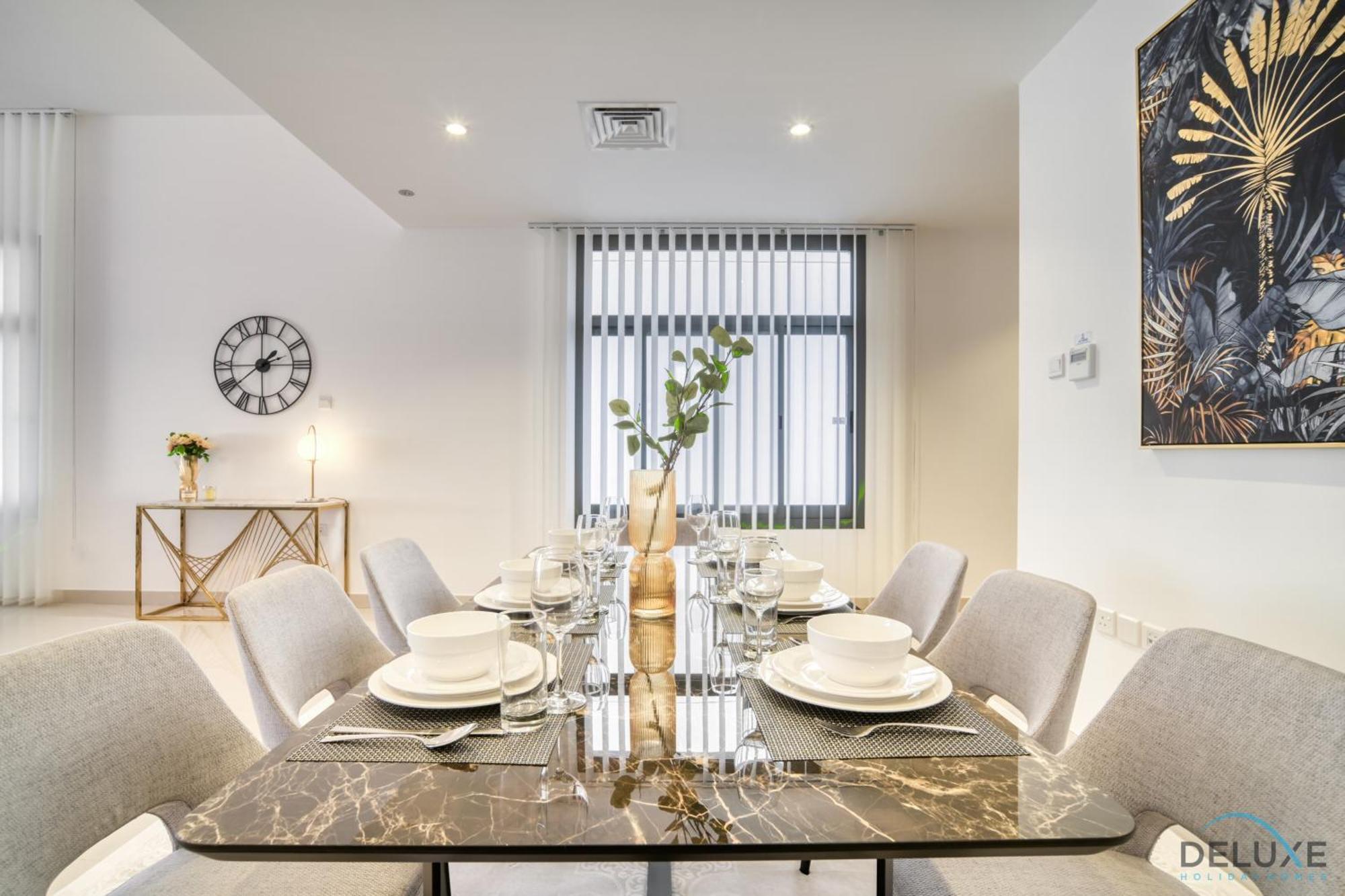 Deal, Classy 4br With Pool & Ocean Views By Deluxe Homes * Fujairah