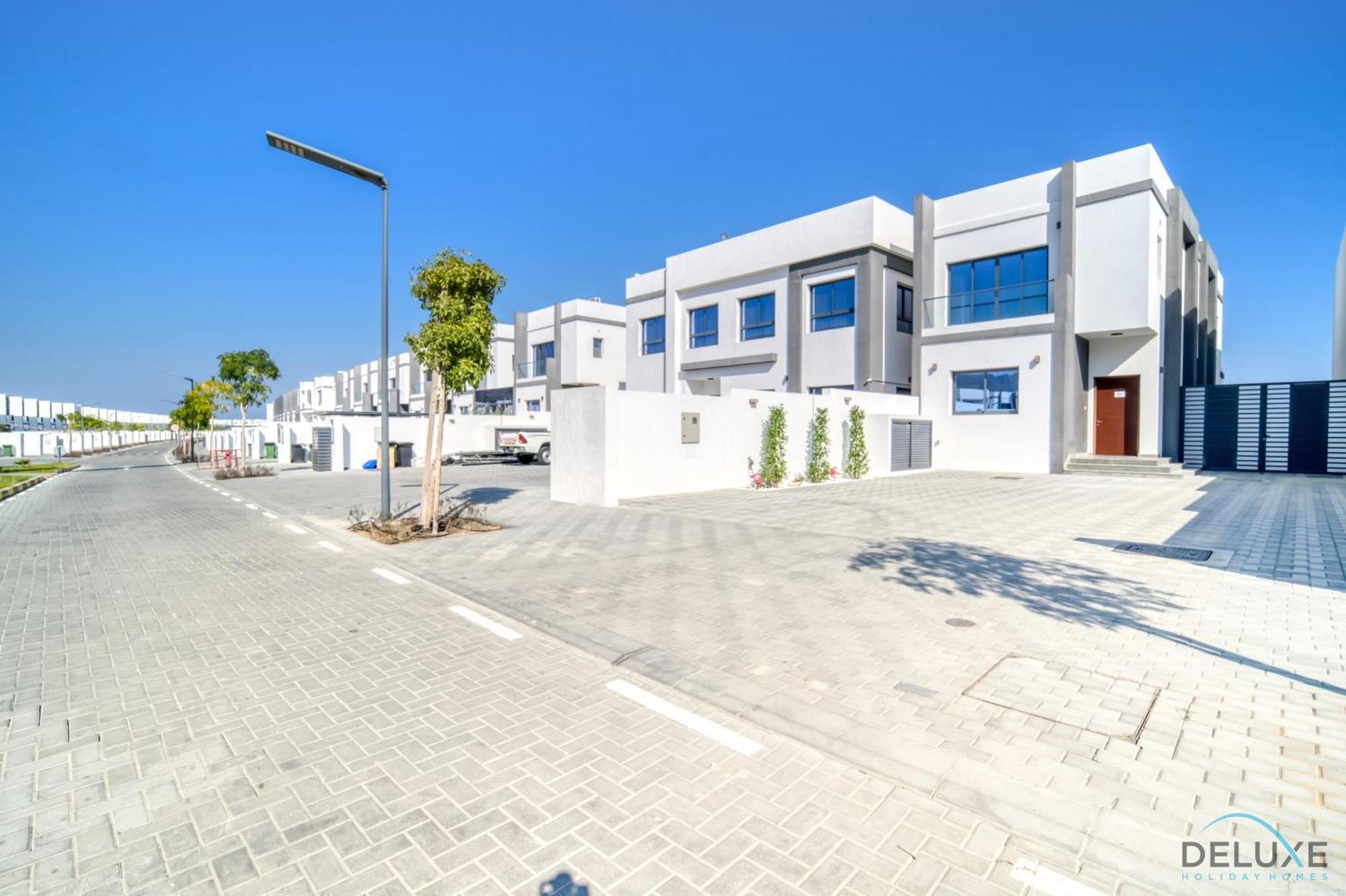 Apartment Deal, Classy 4br With Pool & Ocean Views By Deluxe Homes *
