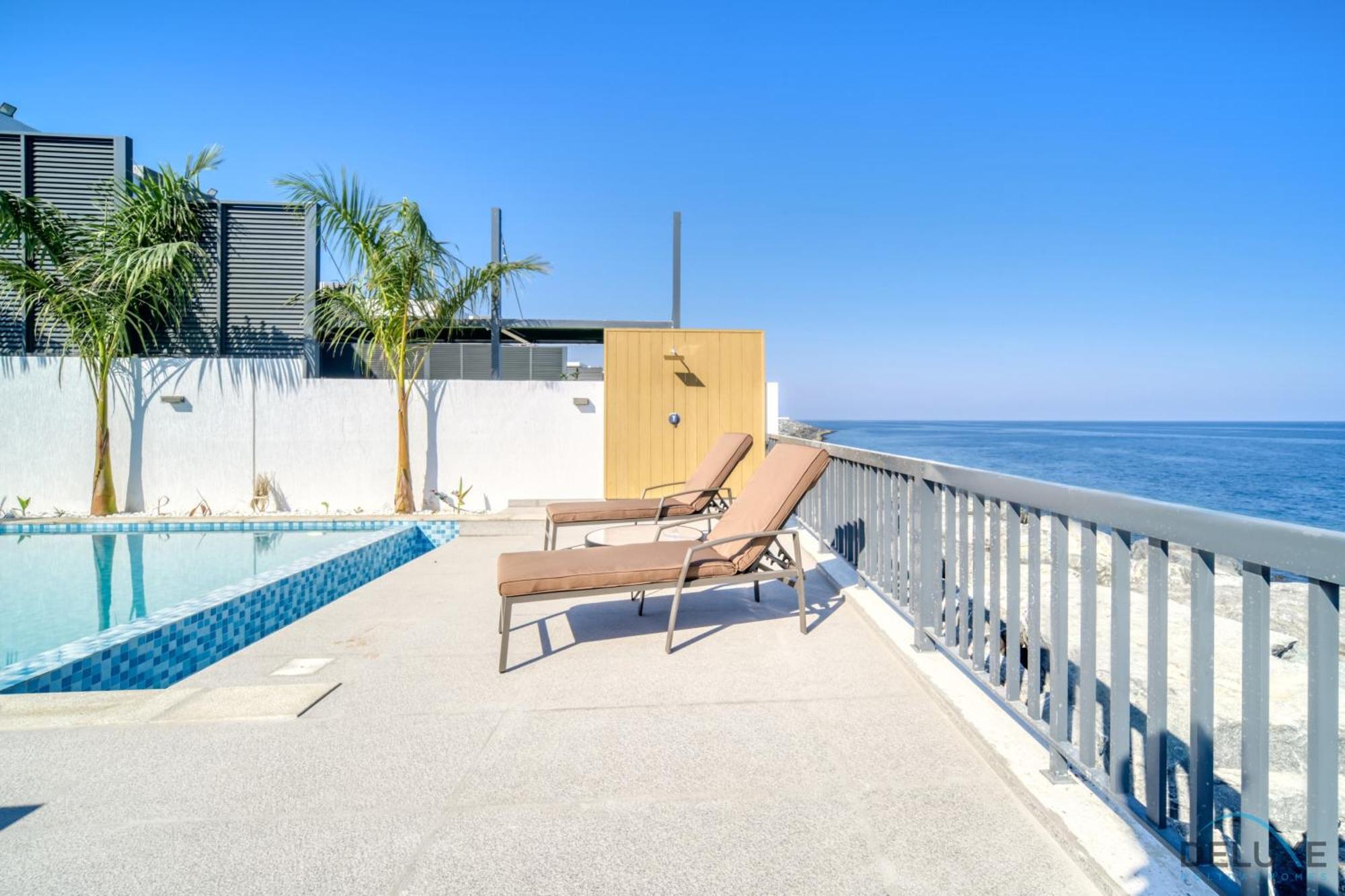 Deal, Classy 4br With Pool & Ocean Views By Deluxe Homes Fujairah